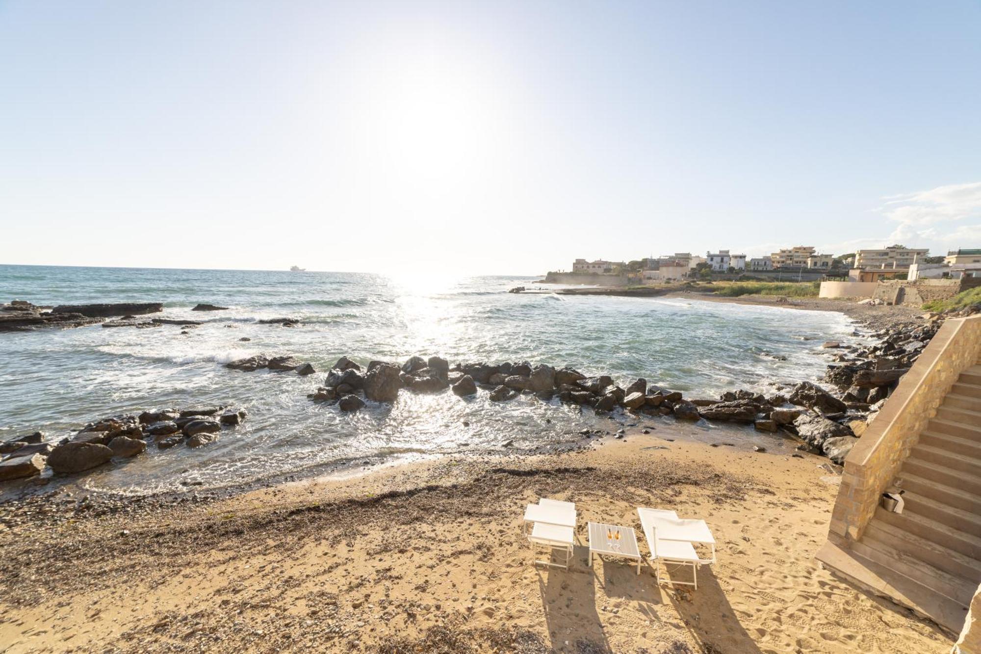 Le Suites Sul Mare Di Esterina Civitavecchia Extérieur photo