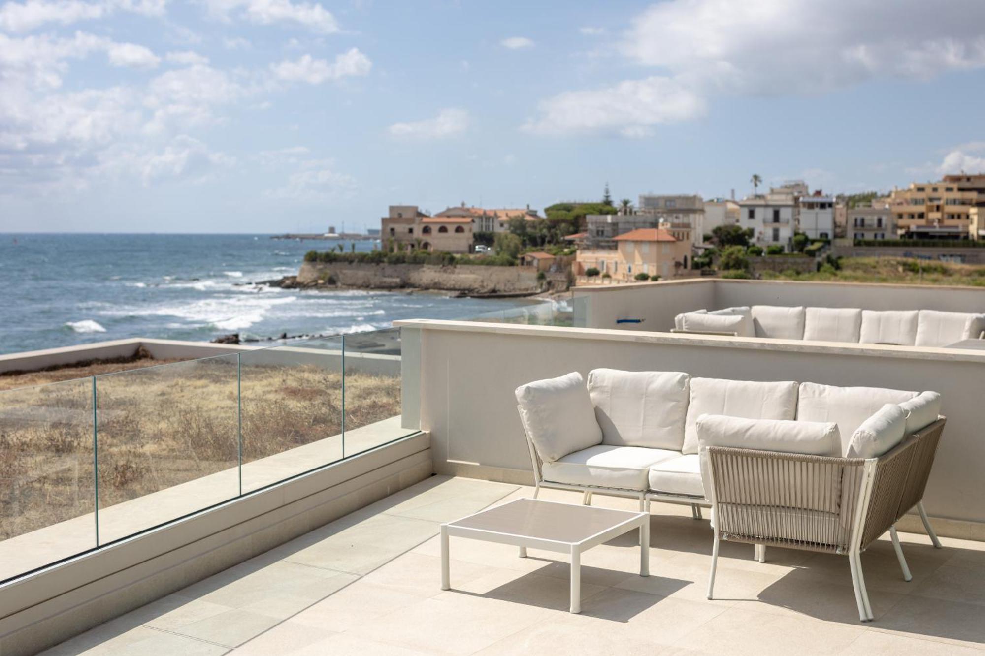 Le Suites Sul Mare Di Esterina Civitavecchia Extérieur photo