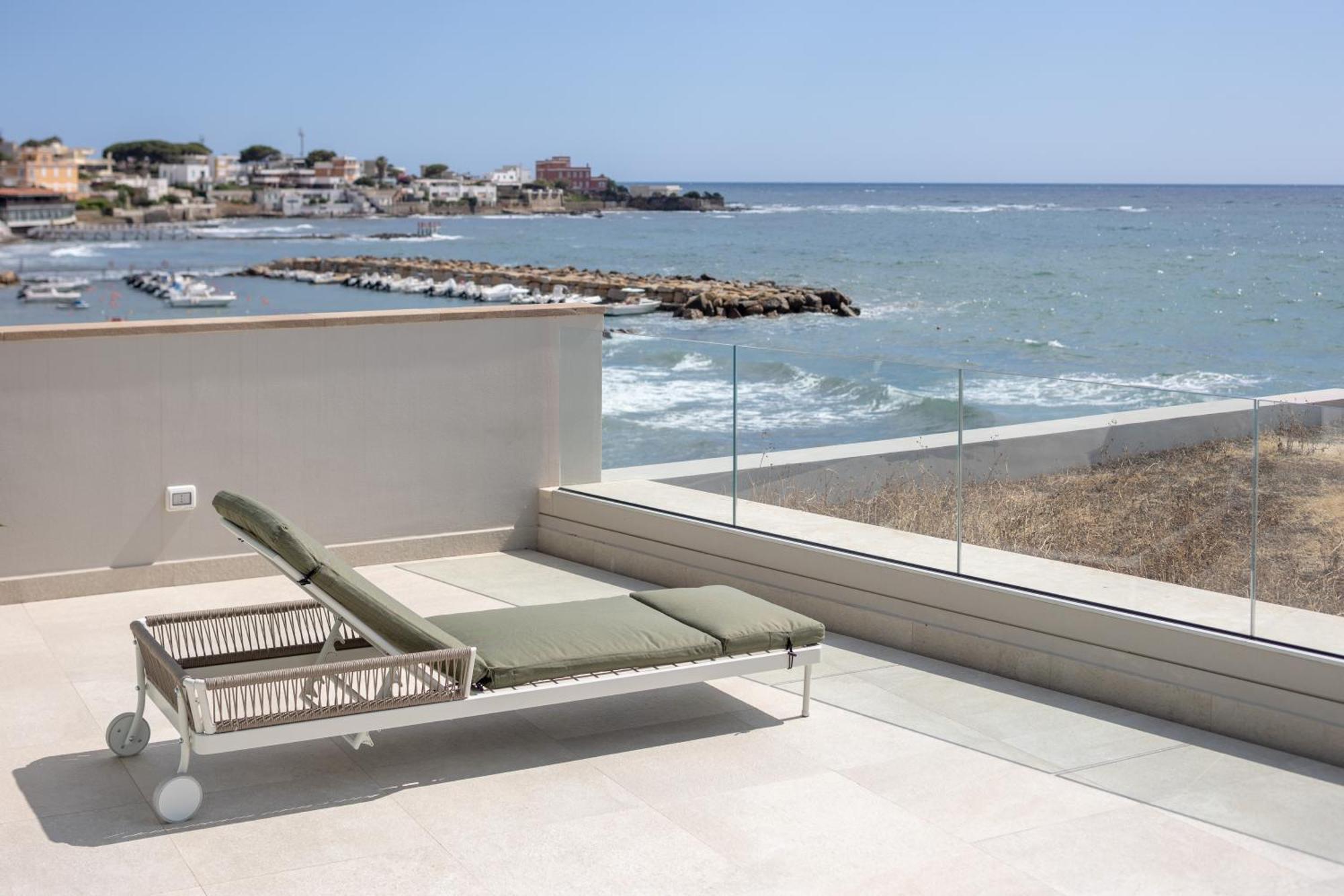 Le Suites Sul Mare Di Esterina Civitavecchia Extérieur photo